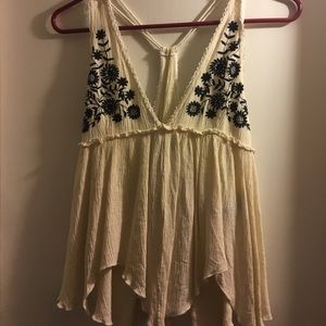 LOVE CULTURE FLOWY WHITE TANK TOP